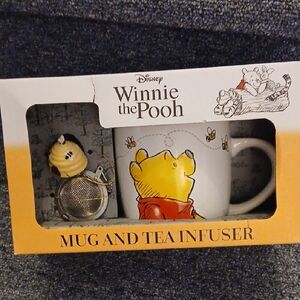 Disney Winnie the Pooh Yellow and White Mug Set
